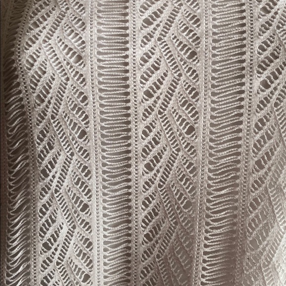 Beautiful Textured Top - Picture 4 of 6
